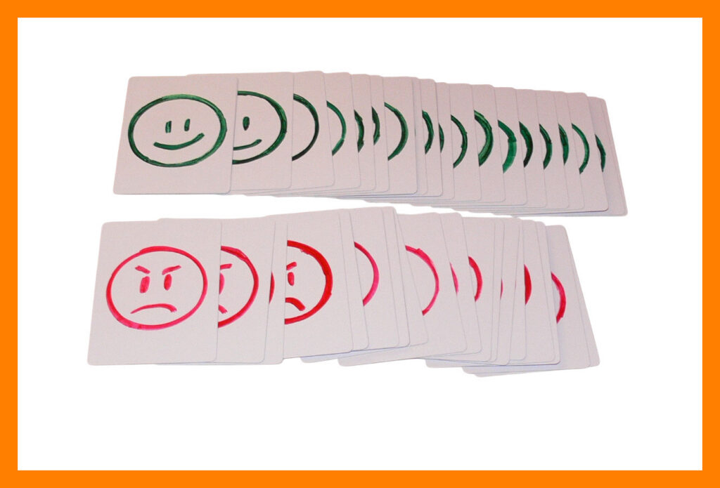 Cartas con sonrisas y cartas tristes 